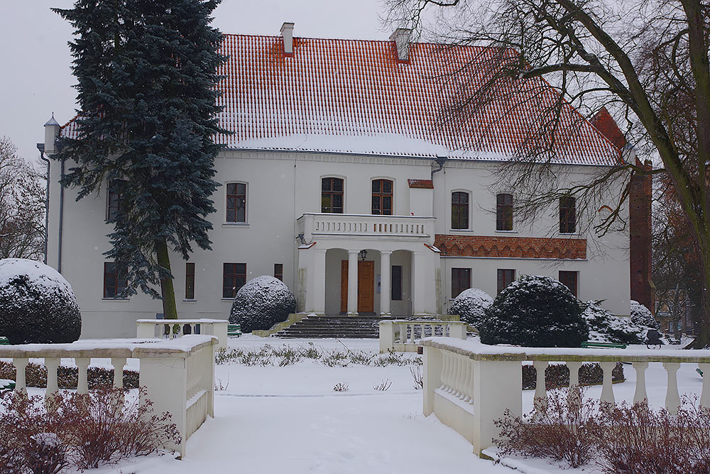 Budynek Zamku w zimowej porze od strony północnej