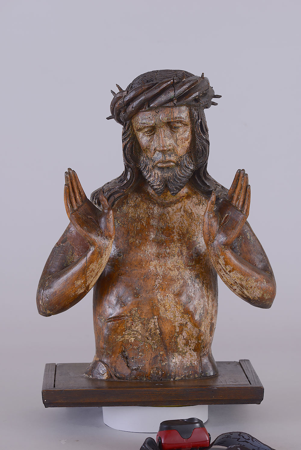 Figura Chrystusa Bolesnego z ekspozycji w Baszcie Halszki