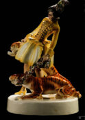 Fajansowa figurka „Kobieta z dwoma tygrysami”
