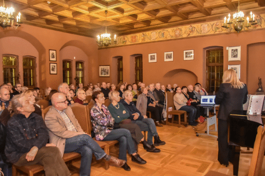 autorka "Raptularza Zamkowego. Tom 2" podczas promocji publikacji 