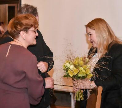 autorka "Raptularza Zamkowego. Tom 2" podczas promocji publikacji 